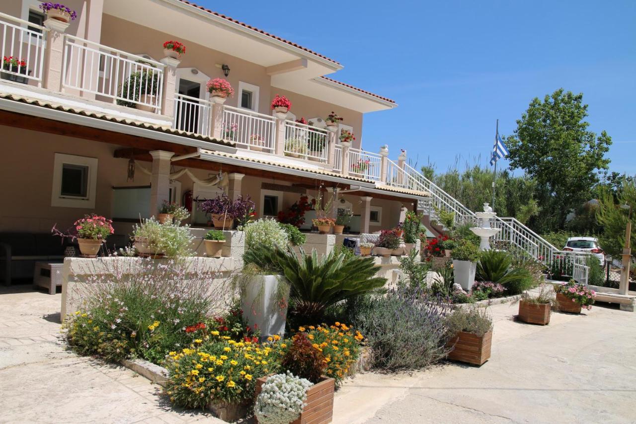 Santa Barbara Lakis Apartments Perivólion Exteriér fotografie