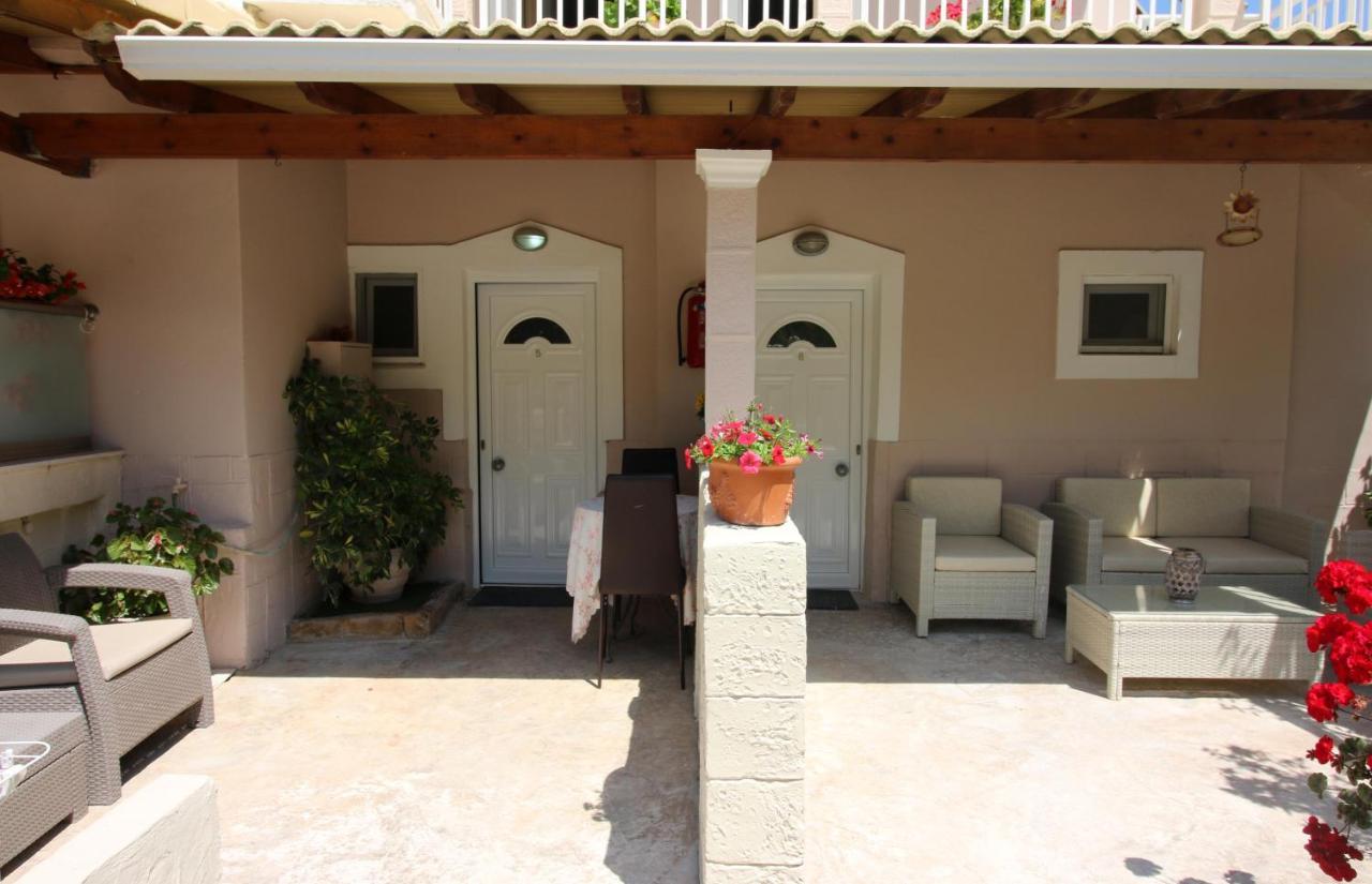 Santa Barbara Lakis Apartments Perivólion Exteriér fotografie