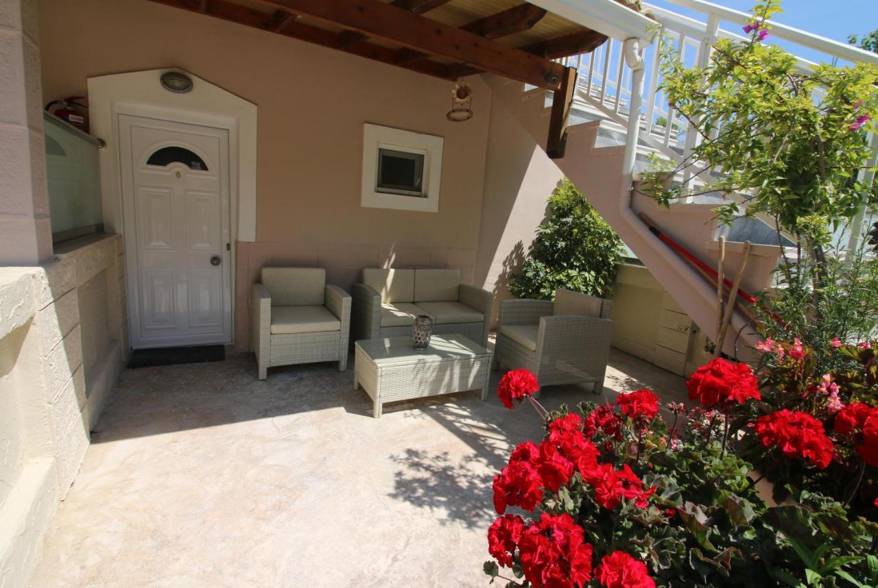 Santa Barbara Lakis Apartments Perivólion Exteriér fotografie