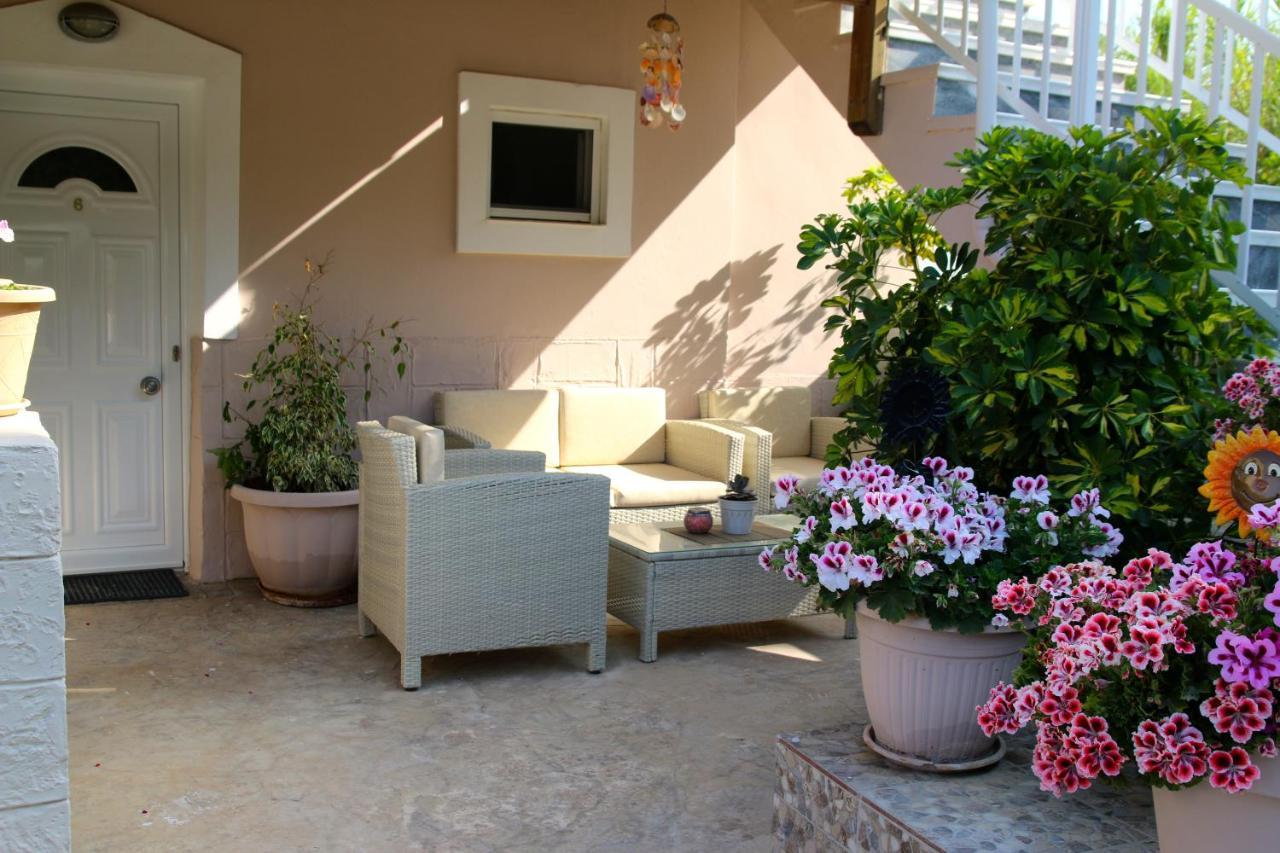 Santa Barbara Lakis Apartments Perivólion Exteriér fotografie